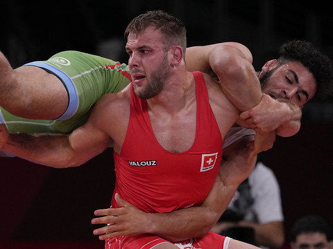 Moins de 86 kg: Reichmuth à deux succès du bronze