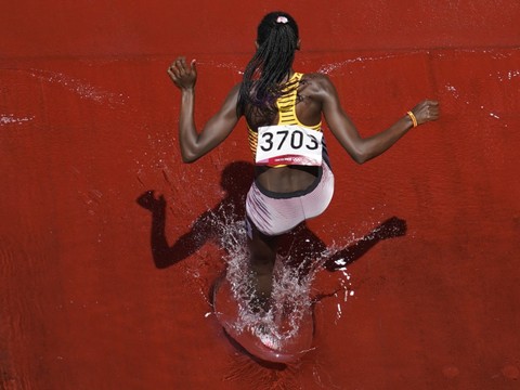 Or ougandais sur 3000 m steeple avec Peruth Chemutai