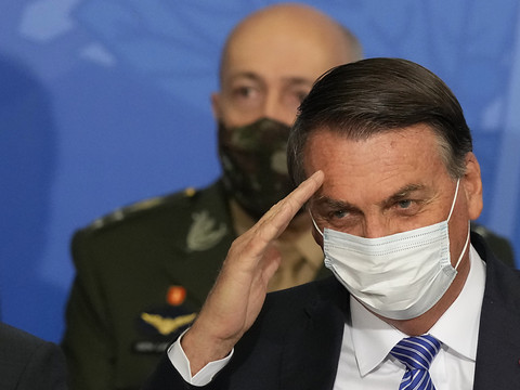 Bolsonaro sous enquête pour dissémination de fausses informations