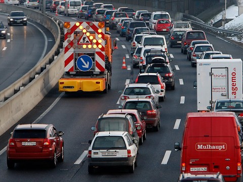 Deux fois plus de voitures, mais cinq fois moins de morts