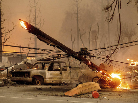 L'incendie Dixie Fire continue sa course folle en Californie
