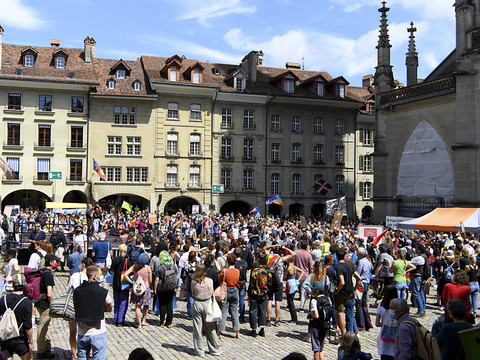 Manifestation à Berne des activistes climatiques contre la BNS