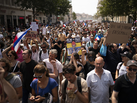 Mobilisation en hausse contre le pass sanitaire en France