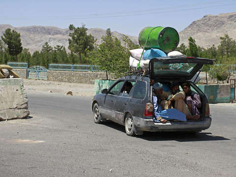 Trois nouvelles capitales provinciales aux mains des talibans