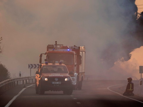 Incendies maîtrisés en Grèce, l'Europe du Sud reste sur les dents