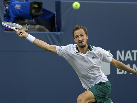 Medvedev en demi-finale à Toronto