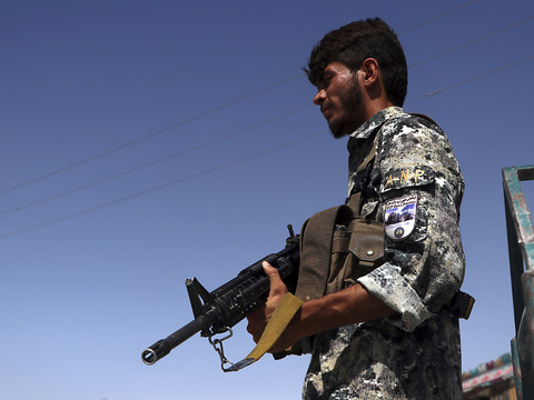 Les talibans prennent Mazar-i-Sharif