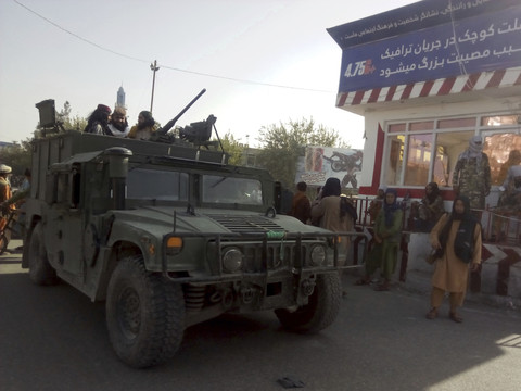Les talibans prennent Jalalabad - Kaboul encerclée