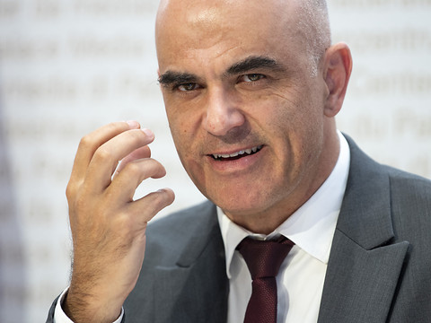 Berset appelle les entreprises à s'engager pour la vaccination