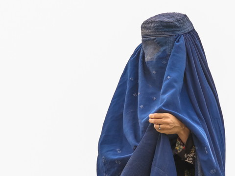 Les talibans à Kaboul, le président en fuite à l'étranger