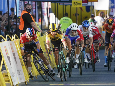 Tour d'Espagne: Fabio Jakobsen vainqueur de la 4e étape