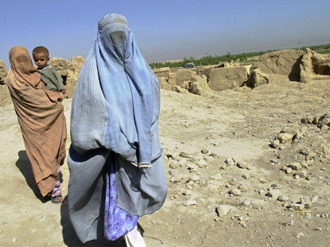 Voile obligatoire mais pas la burqa, assurent les talibans
