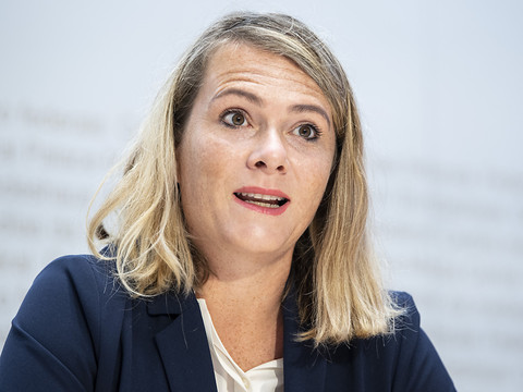 Tous les couples doivent avoir les mêmes droits, plaide un comité