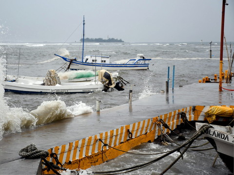 L'ouragan Grace rétrogradé en tempête tropicale - huit morts