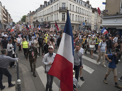En France, nouvelle mobilisation anti-pass sanitaire