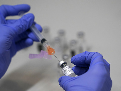 Le vaccin anti-Covid de Pfizer pleinement autorisé aux Etats-Unis