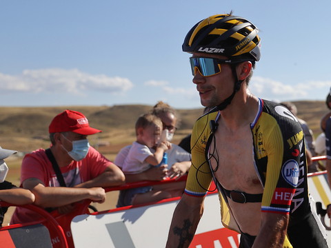 Primoz Roglic gagne la 11e étape