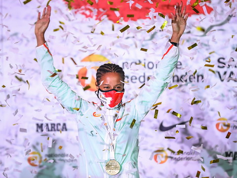 Record du monde pour l'Ethiopienne Yehualaw