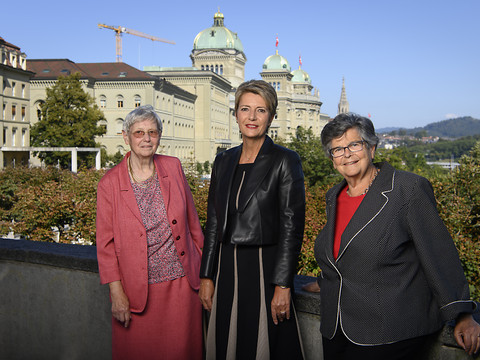 Célébration officielle des 50 ans de suffrage féminin