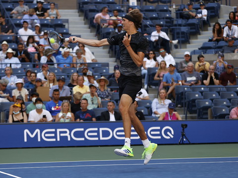 Zverev écrase Ramos-Viñolas en 74'