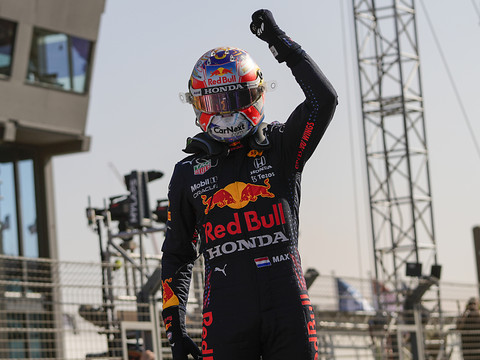 Verstappen en pole à domicile, Hamilton 2e sur la grille