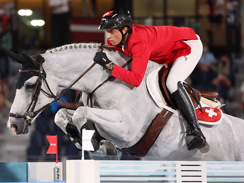 Martin Fuchs en argent, Steve Guerdat 11e