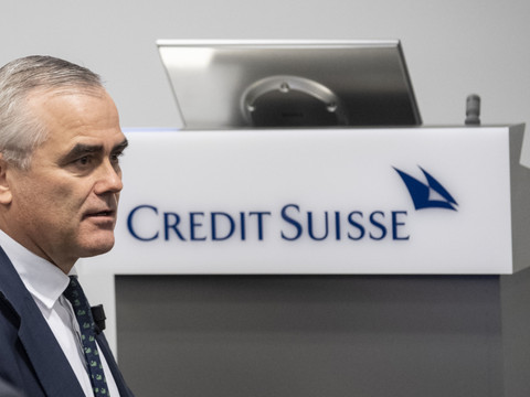 Empêtré dans les affaires, Credit Suisse poursuit son recrutement