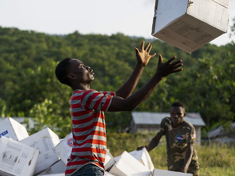 La Suisse termine son aide d’urgence et entame la reconstruction