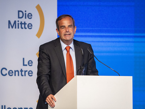 Assemblée du Centre: Pfister attaque l'UDC qui 