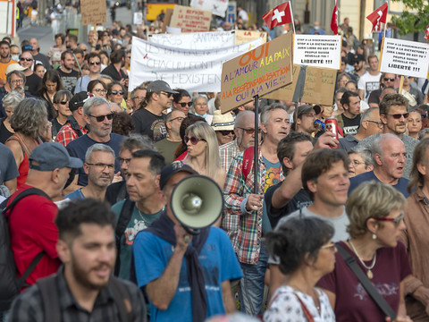 Un millier d'opposants au certificat Covid à Delémont
