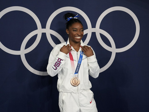 Abus sexuels: Biles et d'autres victimes vont témoigner au Congrès
