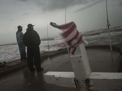 L'ouragan Nicholas touche terre au Texas