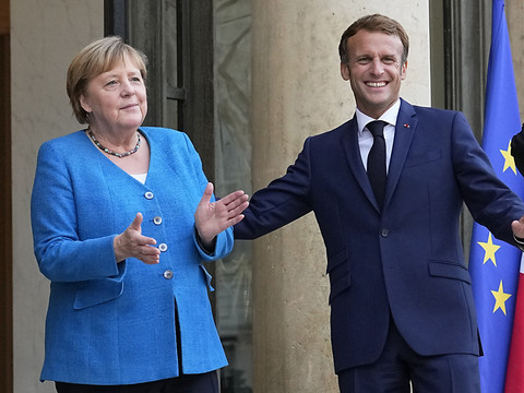 Macron reçoit Merkel avant les adieux de la chancelière