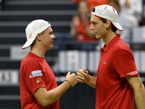 Hüsler/Stricker offrent la victoire à la Suisse
