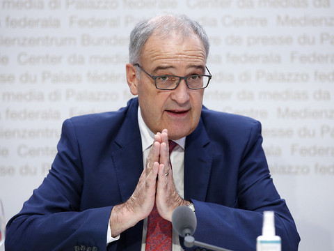 Guy Parmelin ne rencontrera pas Emmanuel Macron en novembre
