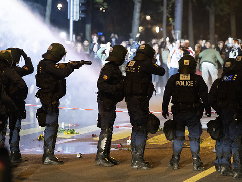 Des anti-Covid sont prêts à des actes de violence, selon un expert