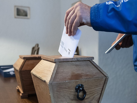Les Uranais rejettent le droit de vote à 16 ans