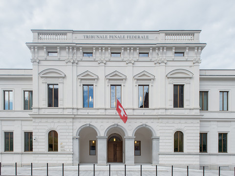 Début du procès de l'ex-CEO de Falcon Bank