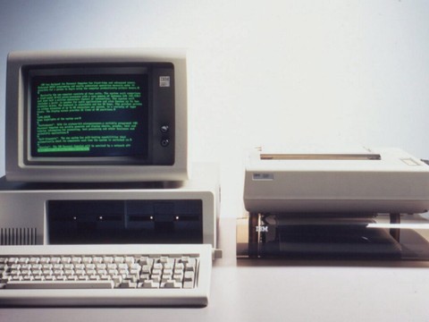 De la disquette à la carte mémoire: 50 ans de stockage de données