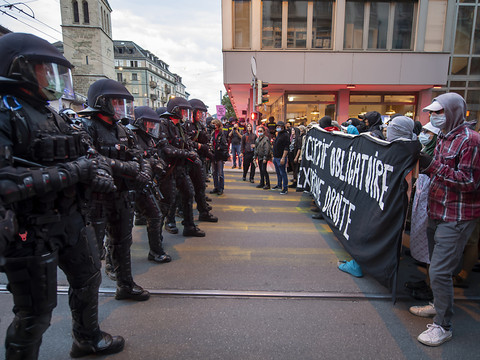 Une manifestation anti-pass très encadrée à Genève
