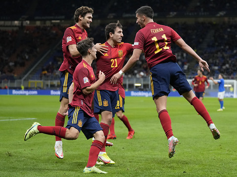L'Espagne bat l'Italie et file en finale
