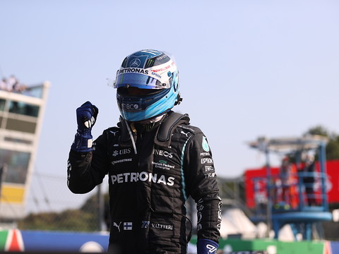 Bottas hérite de la pole position d'Hamilton