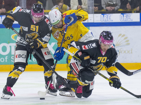 Ajoie plie contre Davos, Bienne remporte le derby