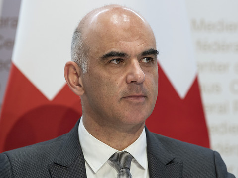 Soins infirmiers: l'initiative va trop loin pour le Conseil fédéral