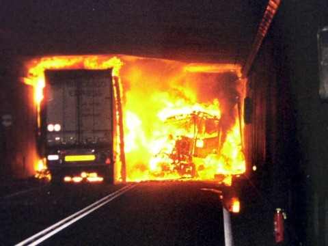 Onze personnes ont péri dans le tunnel du Gothard il y a 20 ans