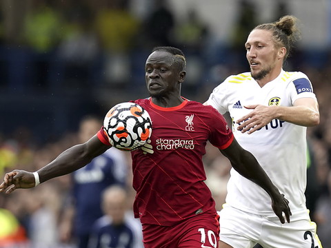 Liverpool et Firmino écrasent Watford et prennent les commandes