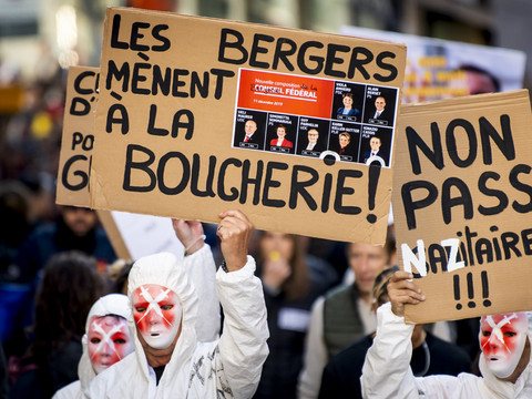 Entre 800 et 1000 personnes contre le pass Covid à Lausanne