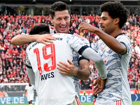 Le Bayern écrase son dauphin Leverkusen à l'extérieur