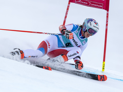 Dix Suissesses retenues, Gisin incertaine