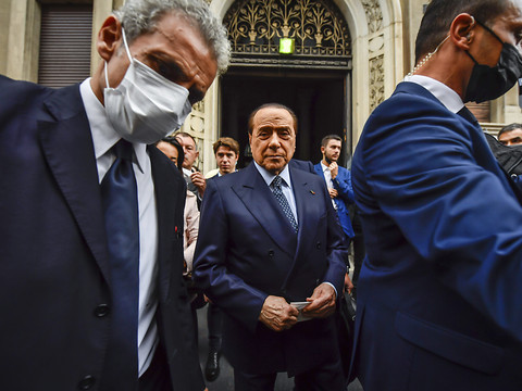 Berlusconi acquitté dans un volet des soirées 